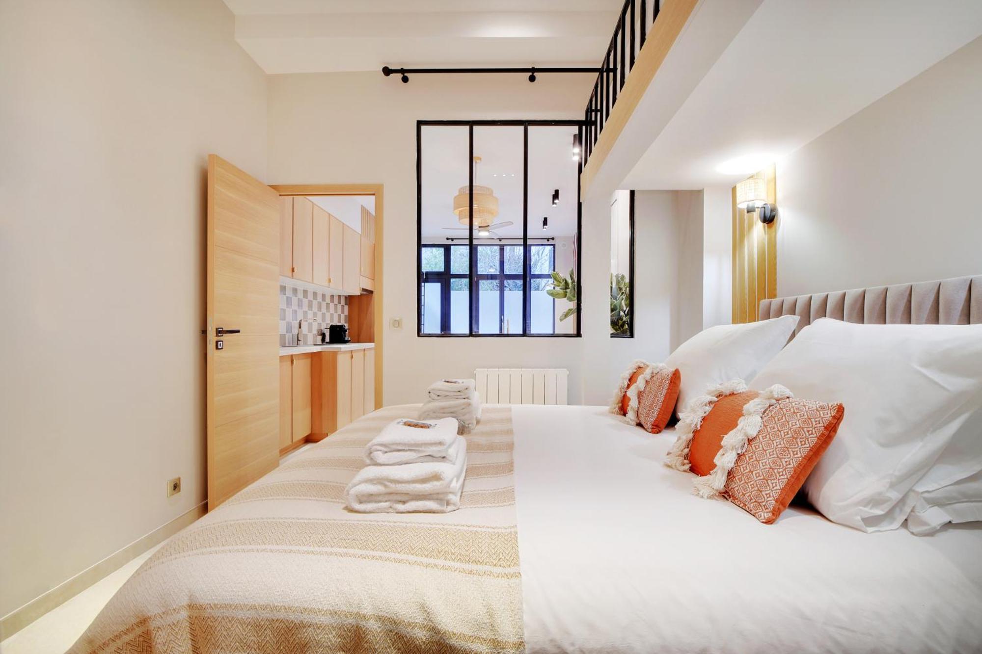 Superbe Appartement- 7p- Sacre Coeur Ramey I Parijs